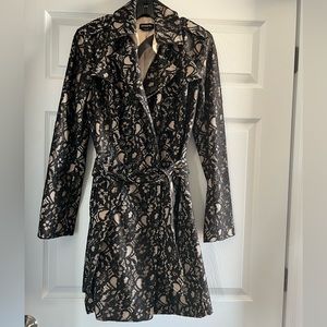 Bebé lace belted trench coat